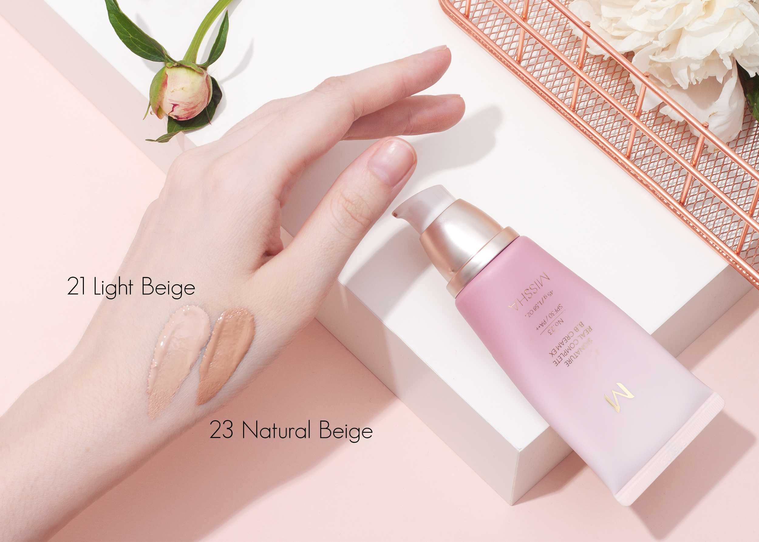 Сравнение оттенков 21 Light Beige и 23 Natural Beige BB-крема Missha «Шелковистое сияющее покрытие» Signature Real EX
