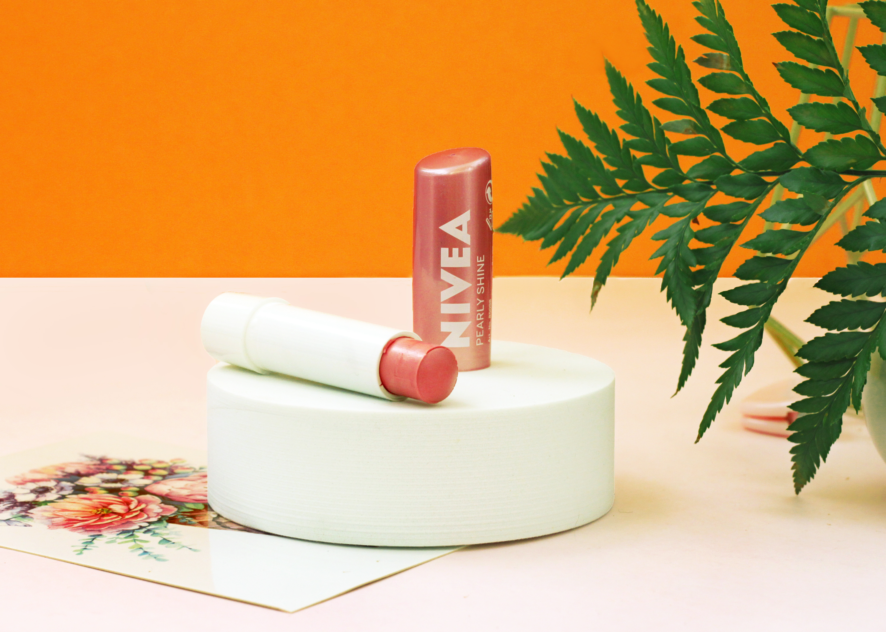 Бальзам для губ Nivea Сияние Жемчуга, фото стика