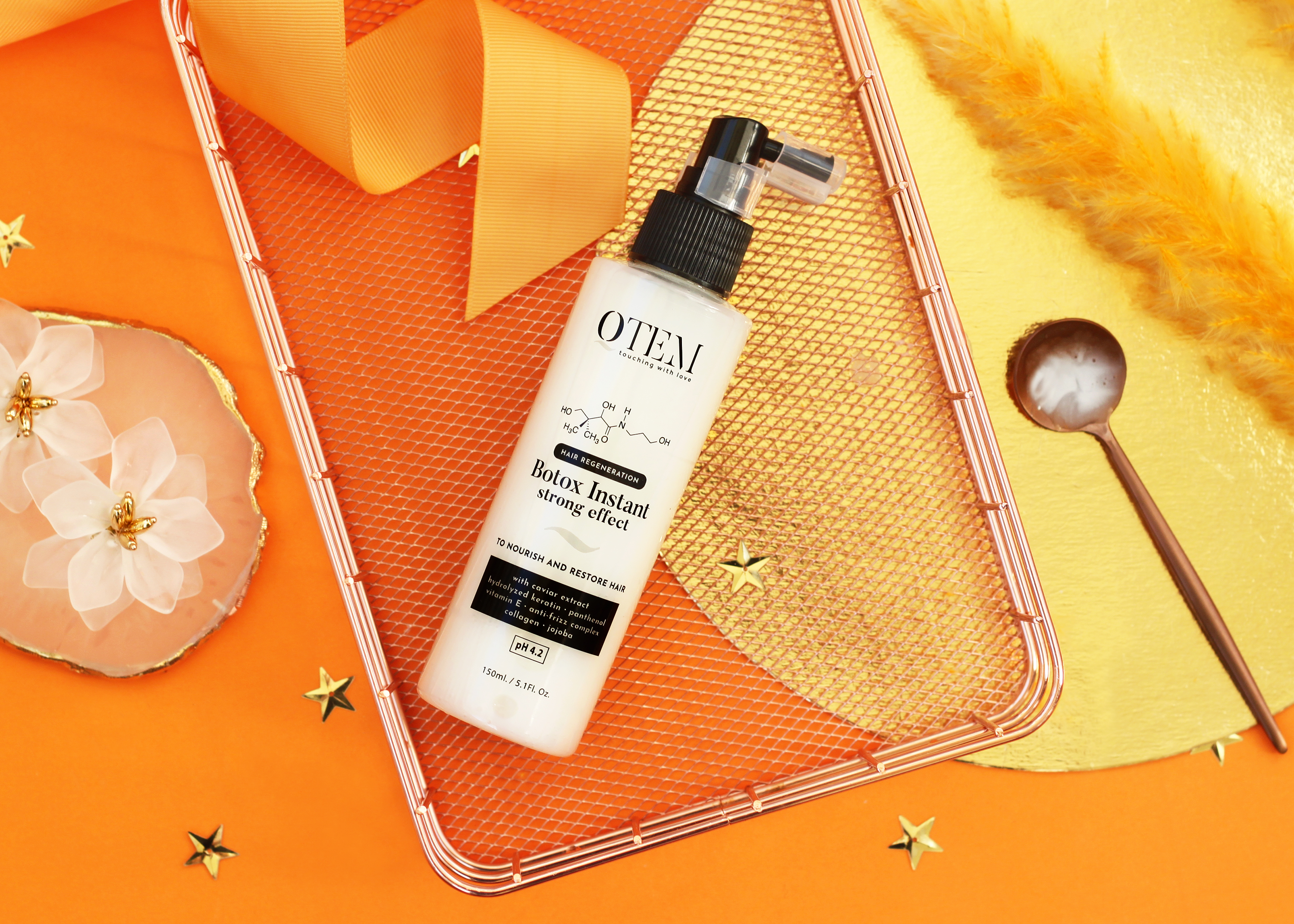 Восстанавливающий холодный спрей-филлер для волос Qtem, Hair Regeneration Botox Instant Strong Effect, 150 мл