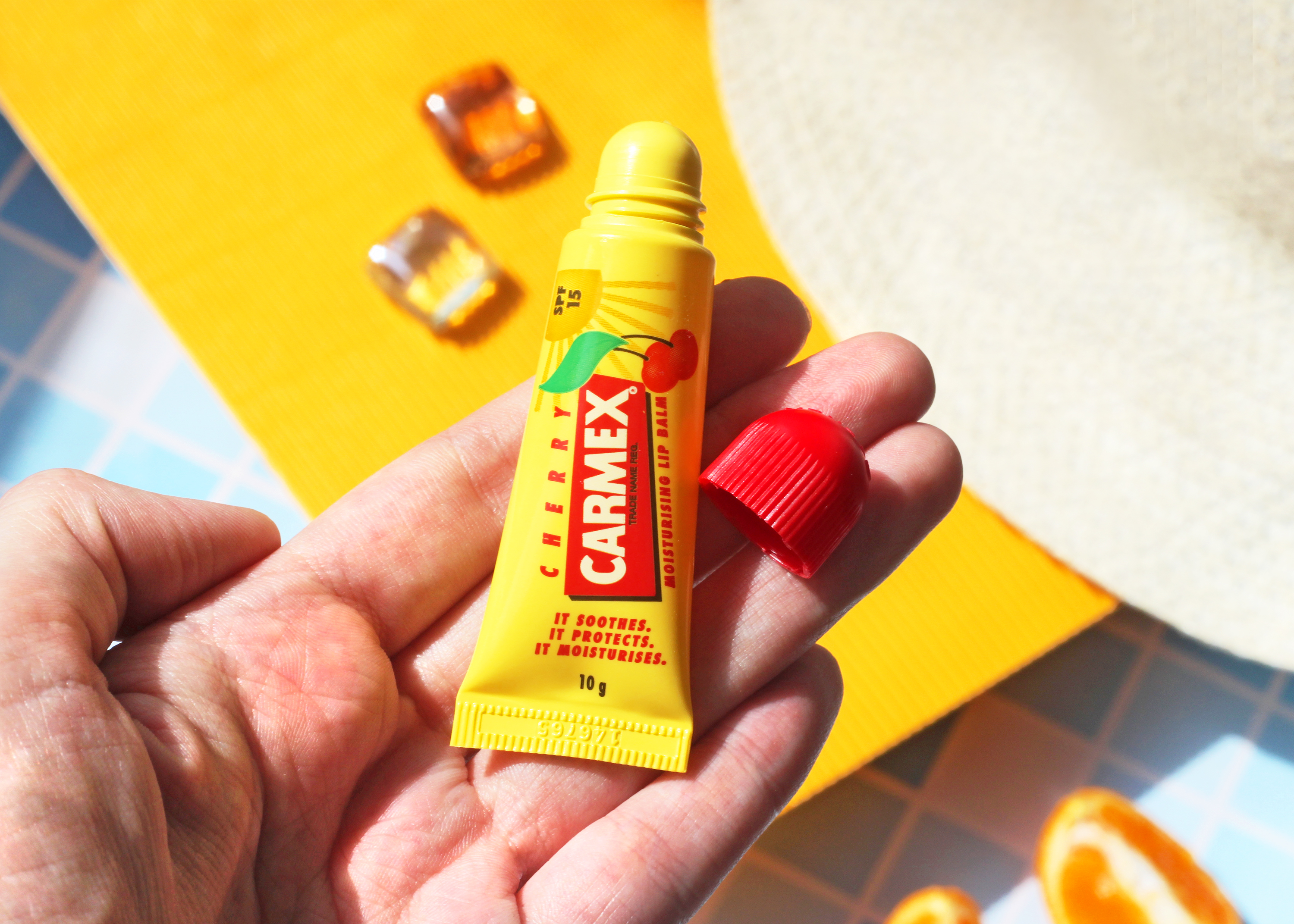 Кармекс Бальзам для губ с ароматом вишни с защитой SPF15 Carmex, фото 2