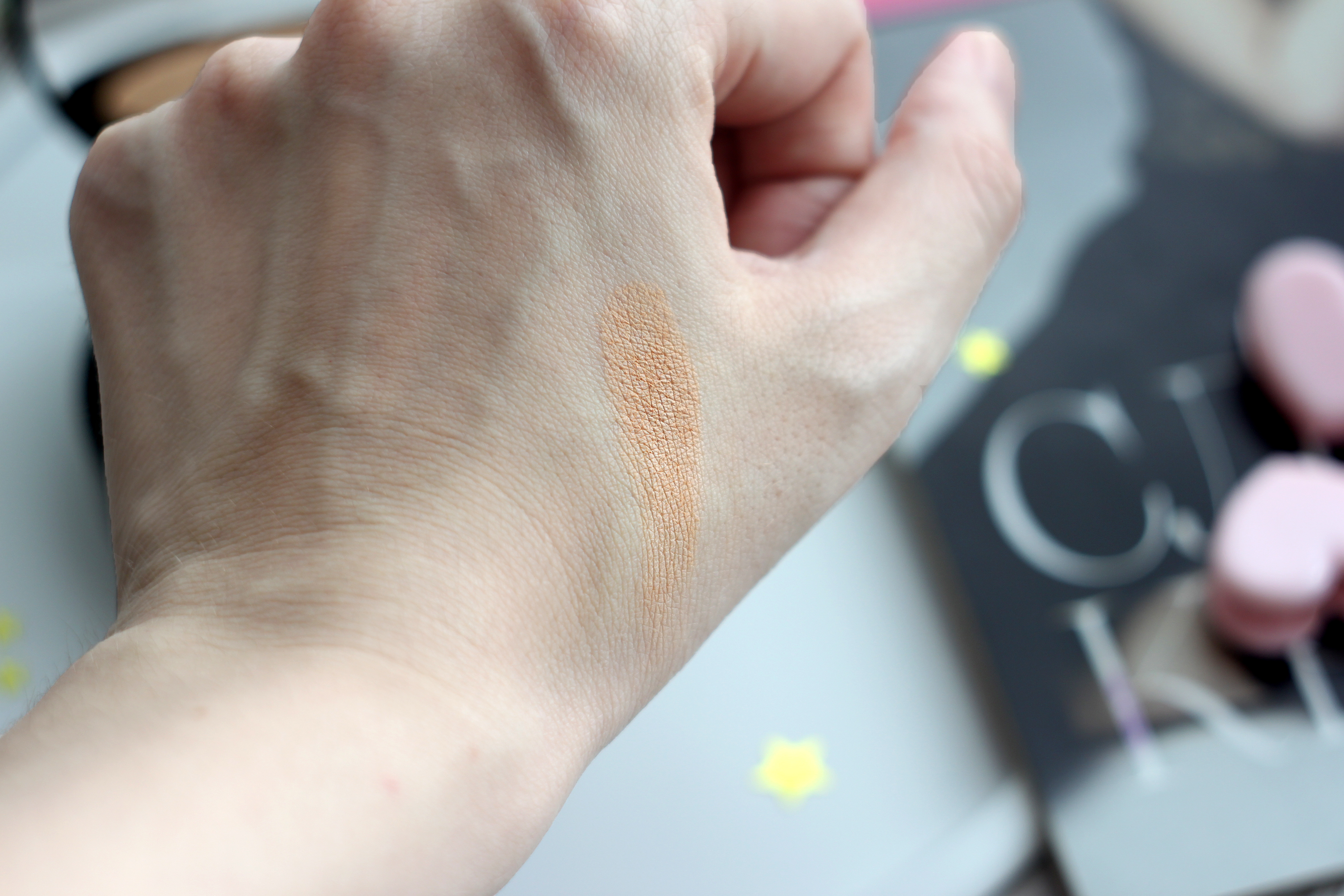 Дермабленд Пудра Тон 15, SPF 25, 9,5 г (Vichy, Dermablend) Dermablend [Covermatte], свотч на руке