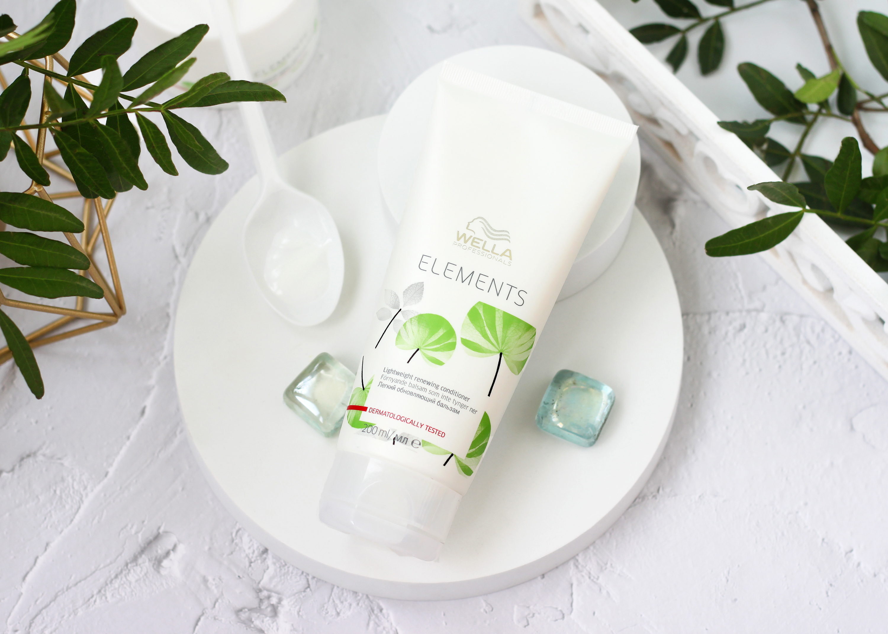 Велла Профессионалс Лёгкий обновляющий бальзам без парабенов Wella professionals, Elements Bio, 200 мл