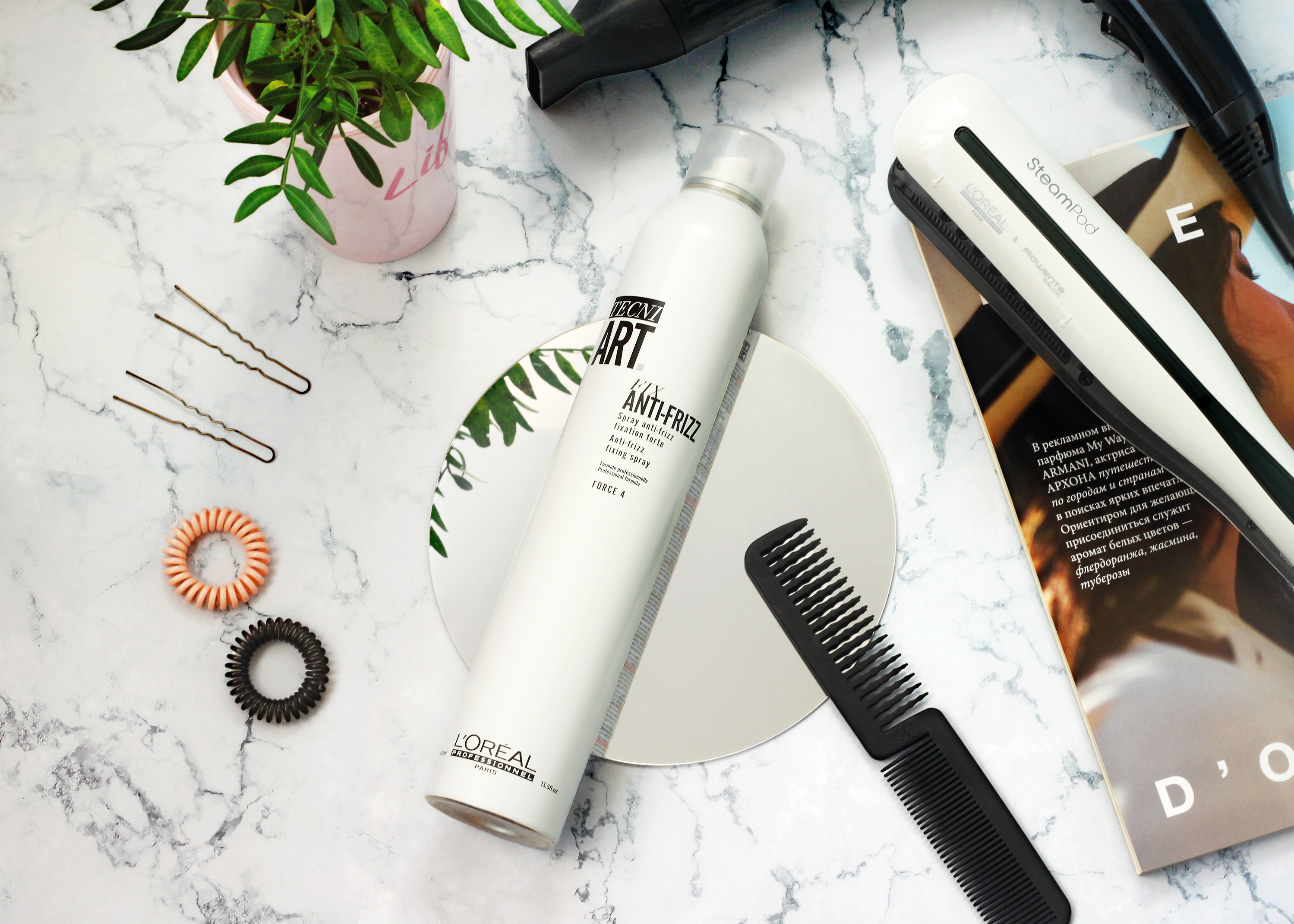 Спрей сильной фиксации с защитой от влаги и УФ-лучей L'Oreal Professionnel, Tecni.Art Fix Anti-Frizz, 400 мл 