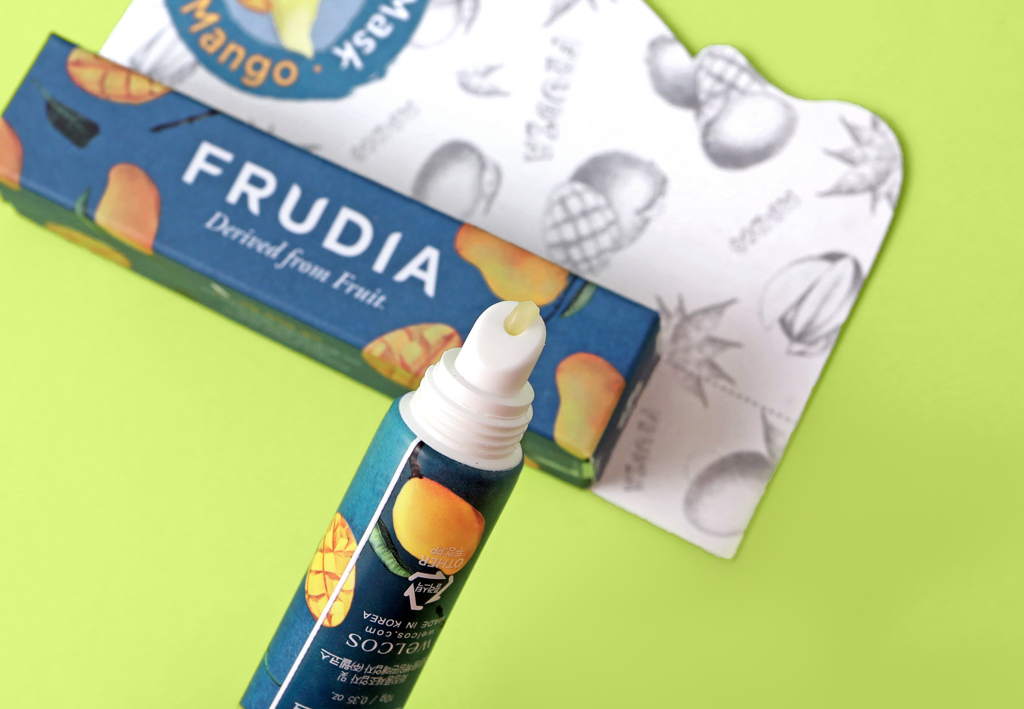 Текстура Ночной маски для губ с манго и медом Фрудиа Frudia