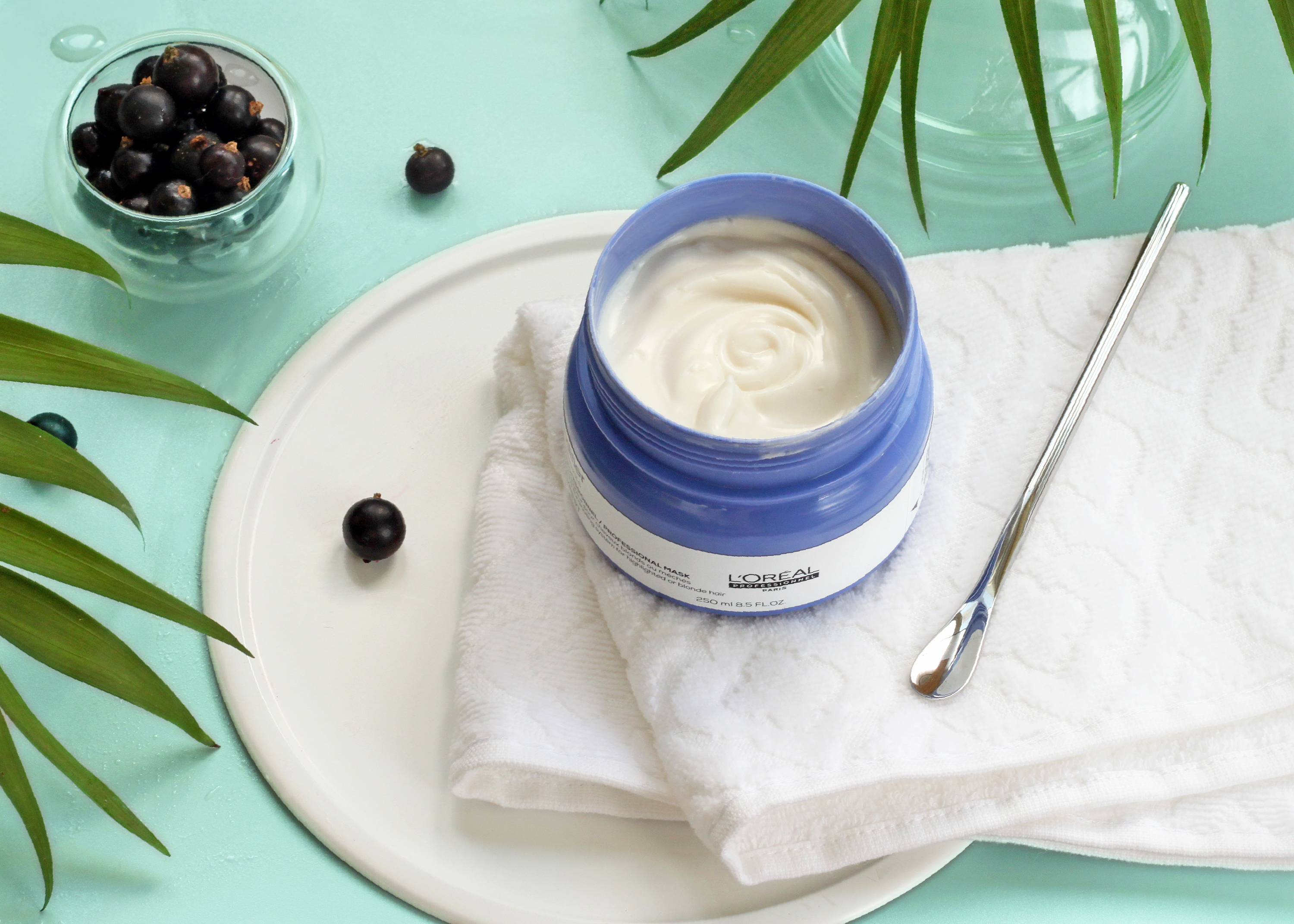 Маска L'Oreal Professionnel Blondifier Gloss для осветленных и мелированных волос, текстура