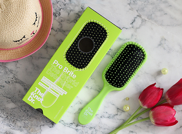 Расческа The Pro Brite Pomelo, цвет салатовый, 1 шт (The Knot Dr., Pro)