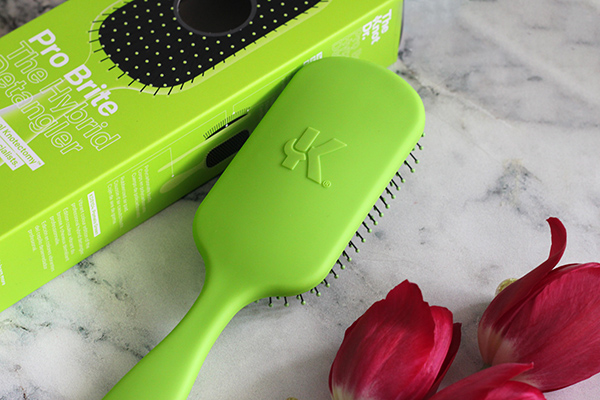 Расческа The Pro Brite Pomelo, цвет салатовый, 1 шт (The Knot Dr., Pro) логотип