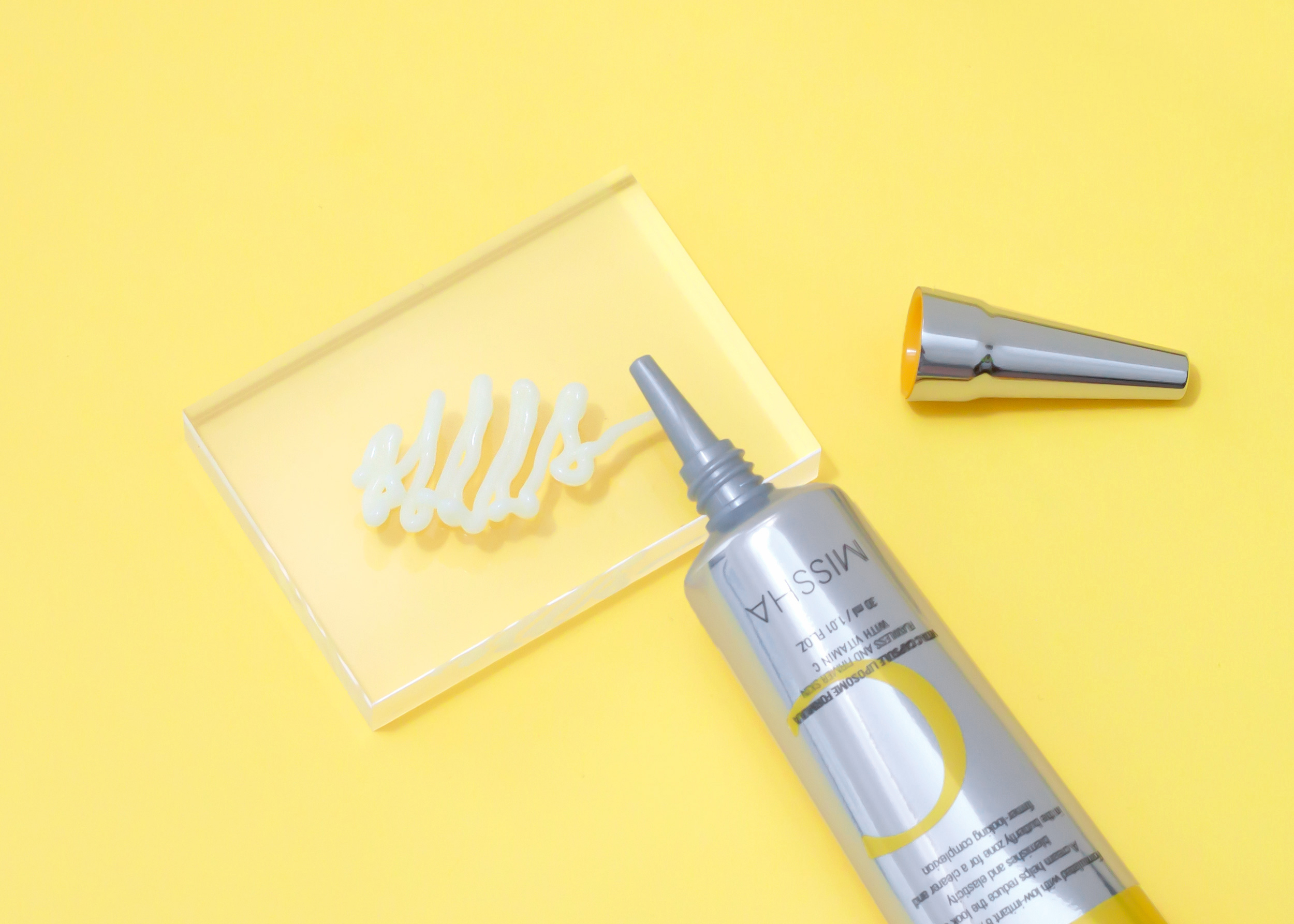 текстура Тонизирующего крема-ластика с витамином С Missha Vita C Plus Eraser Toning Cream