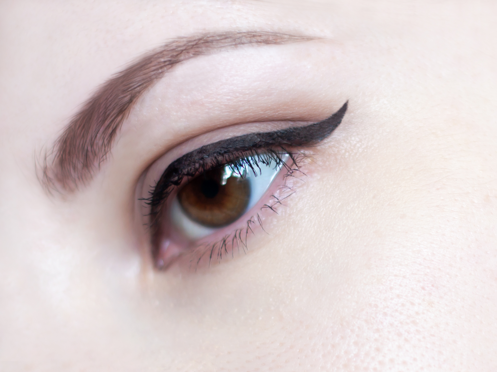 Подводка для глаз Eye Care, черный оттенок Noir на глазах