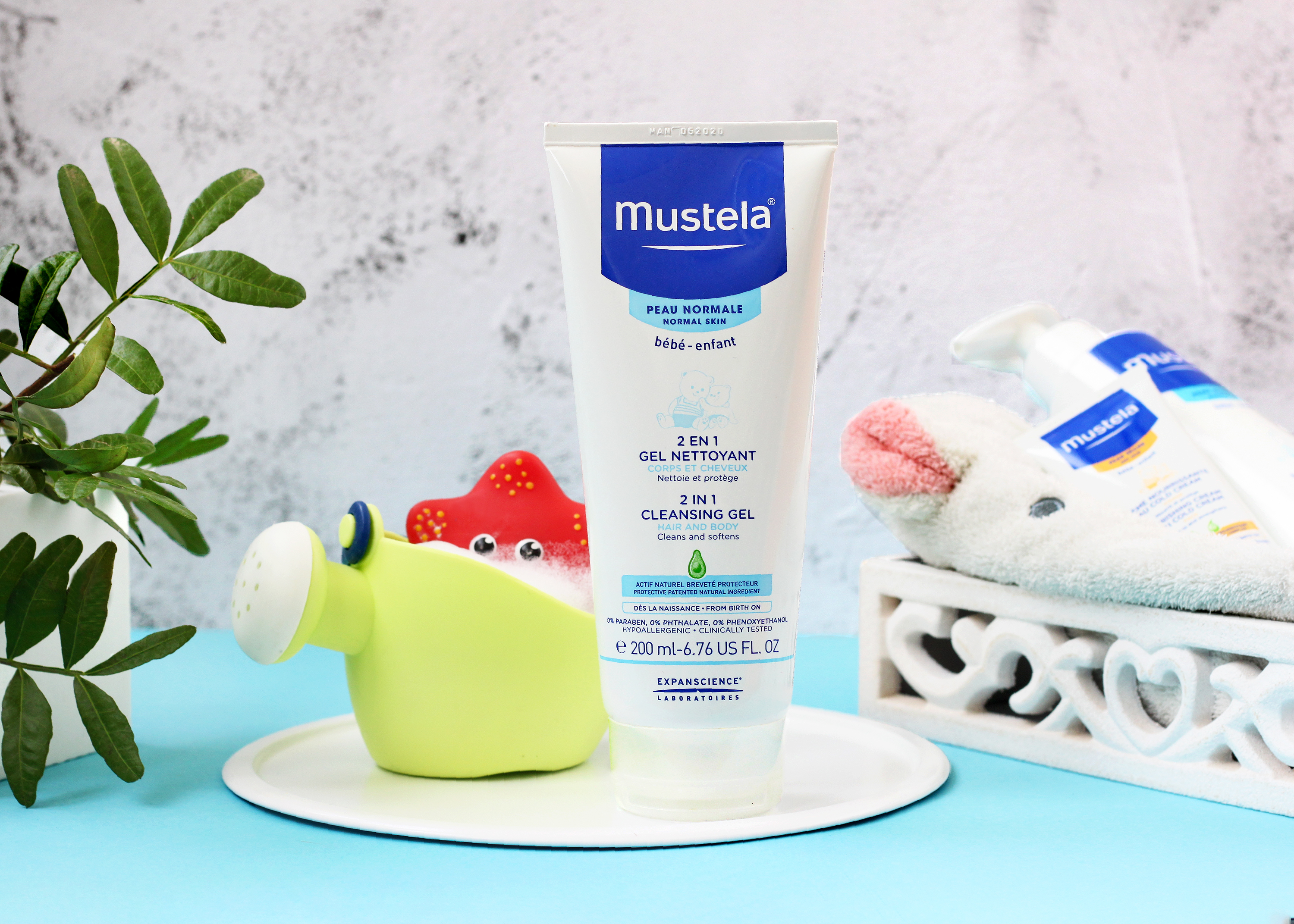 Гель для купания два в одном Mustela Bebe, 200 мл