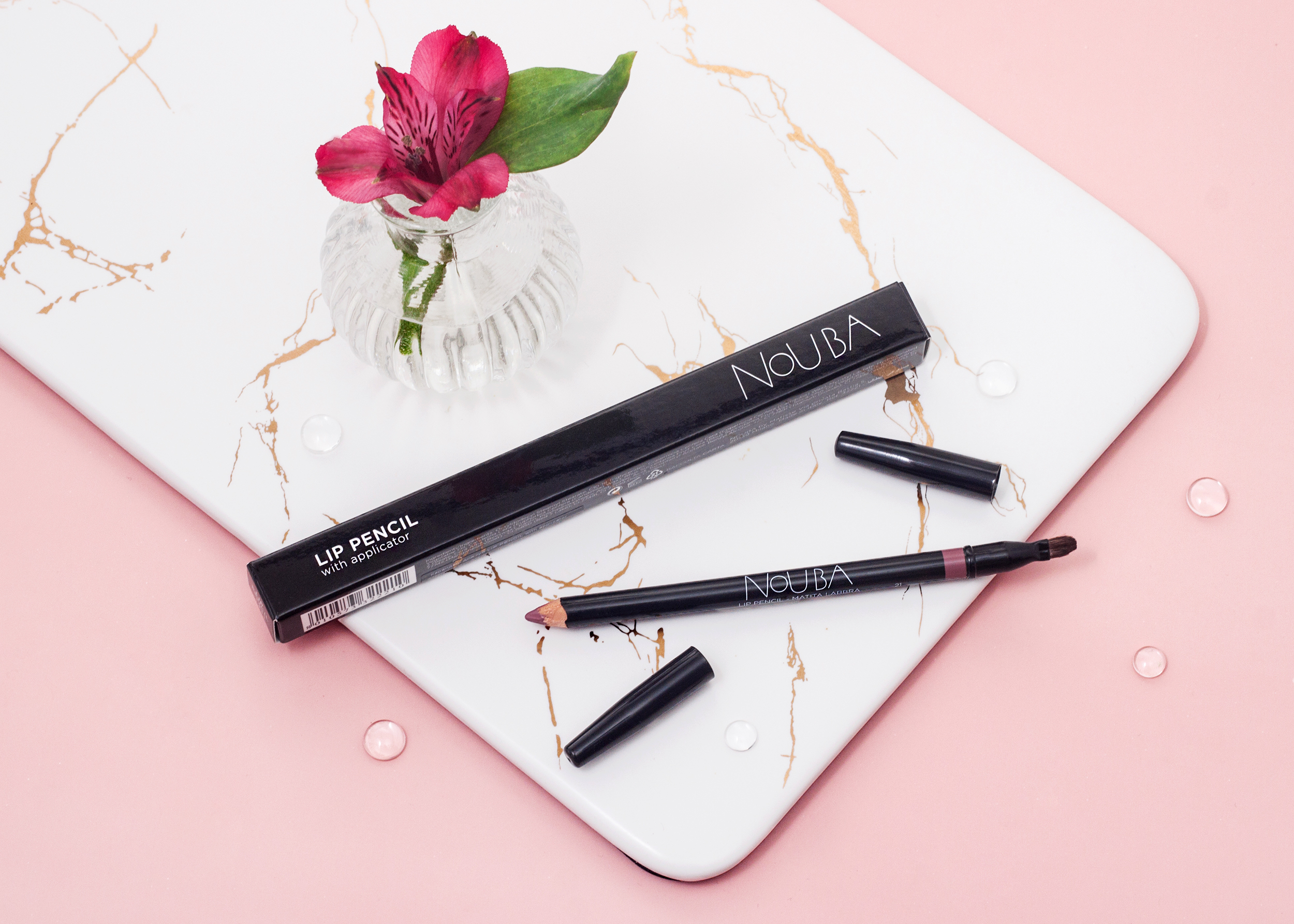 Отзыв на карандаш для губ с аппликатором Nouba Lip Pencil 
