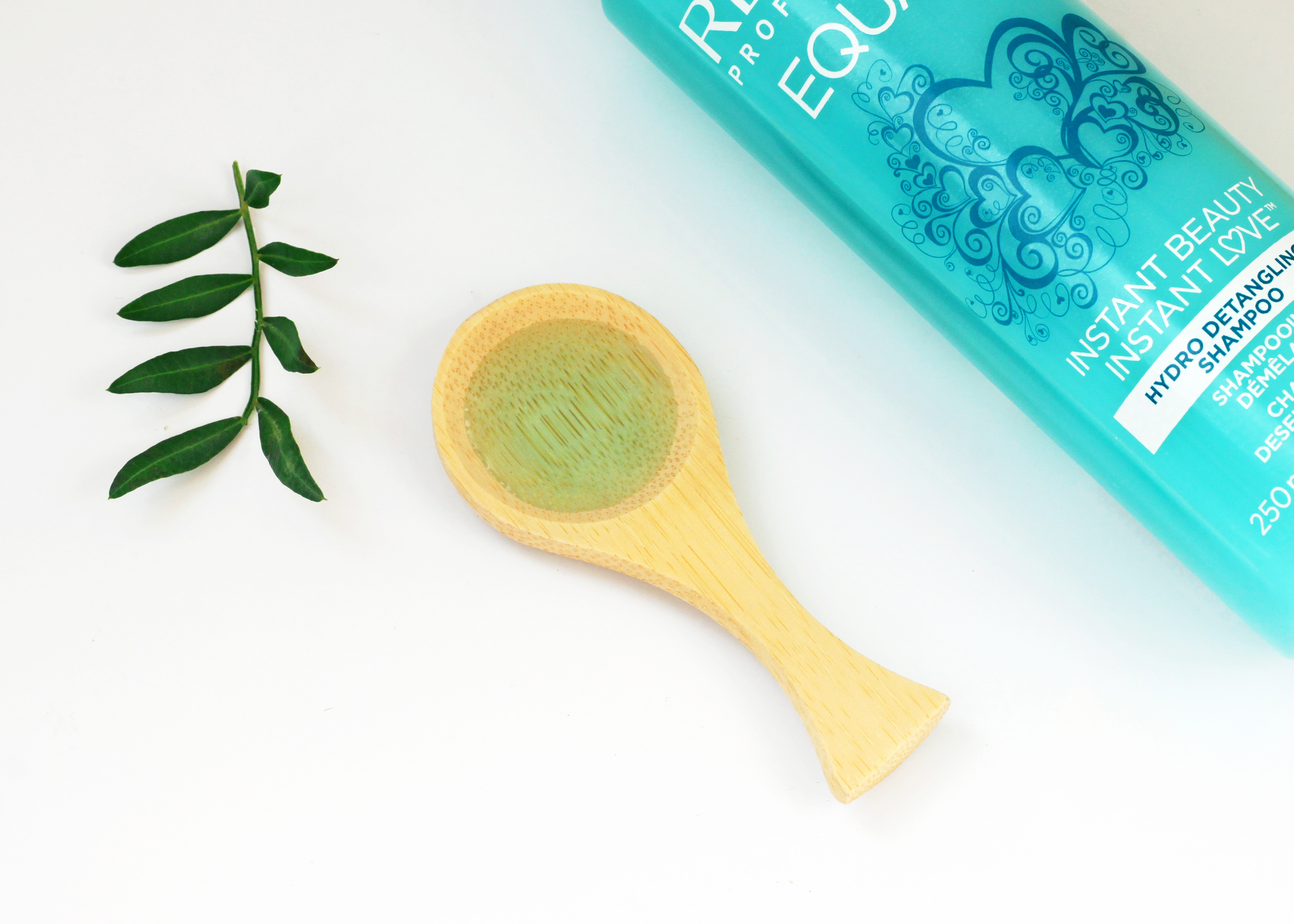 Мицеллярный шампунь Revlon Professional, Equave Instant Detangling Micellar Shampoo, текстура