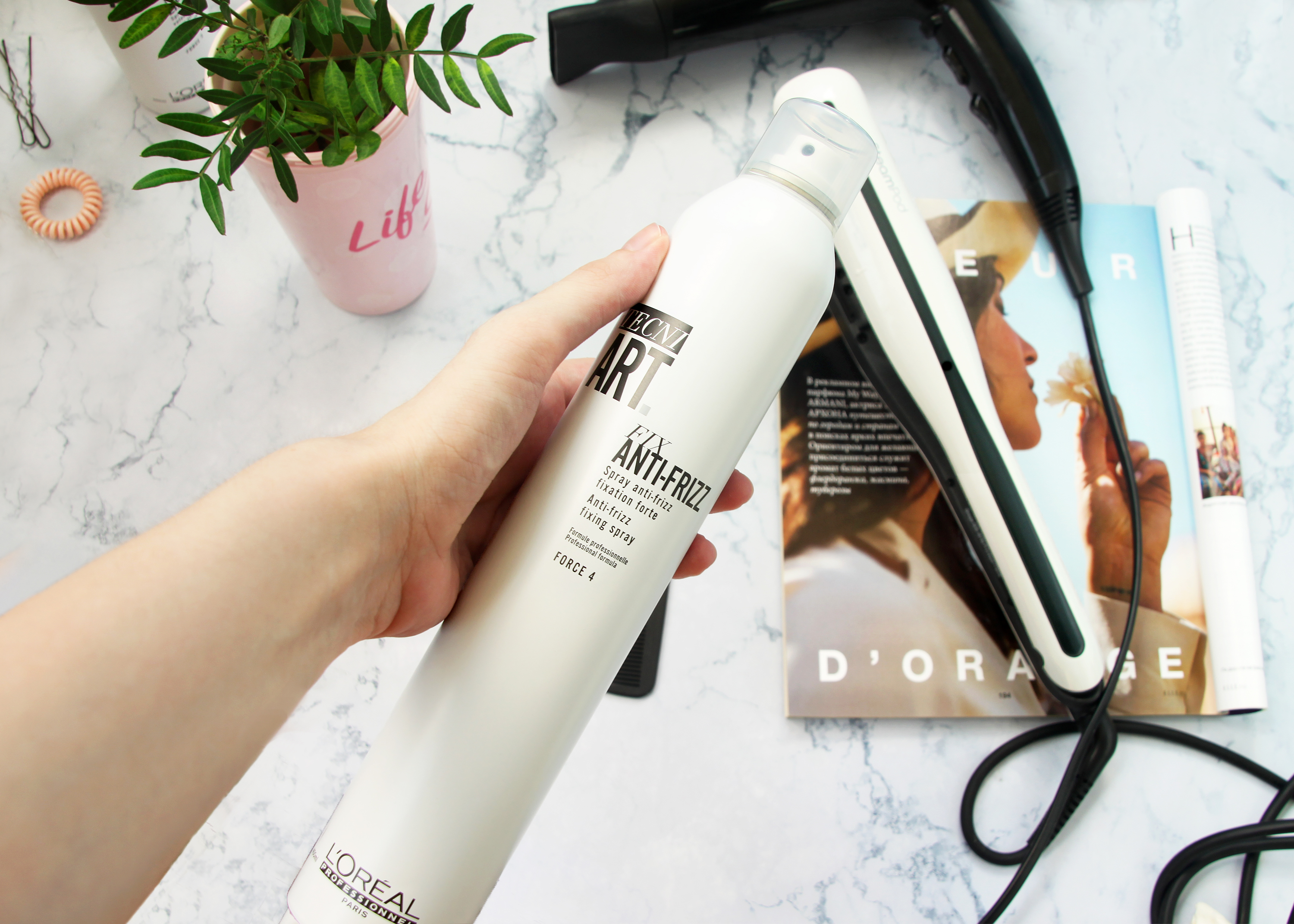 Спрей сильной фиксации с защитой от влаги и УФ-лучей L'Oreal Professionnel, Tecni.Art Fix Anti-Frizz, фото 2