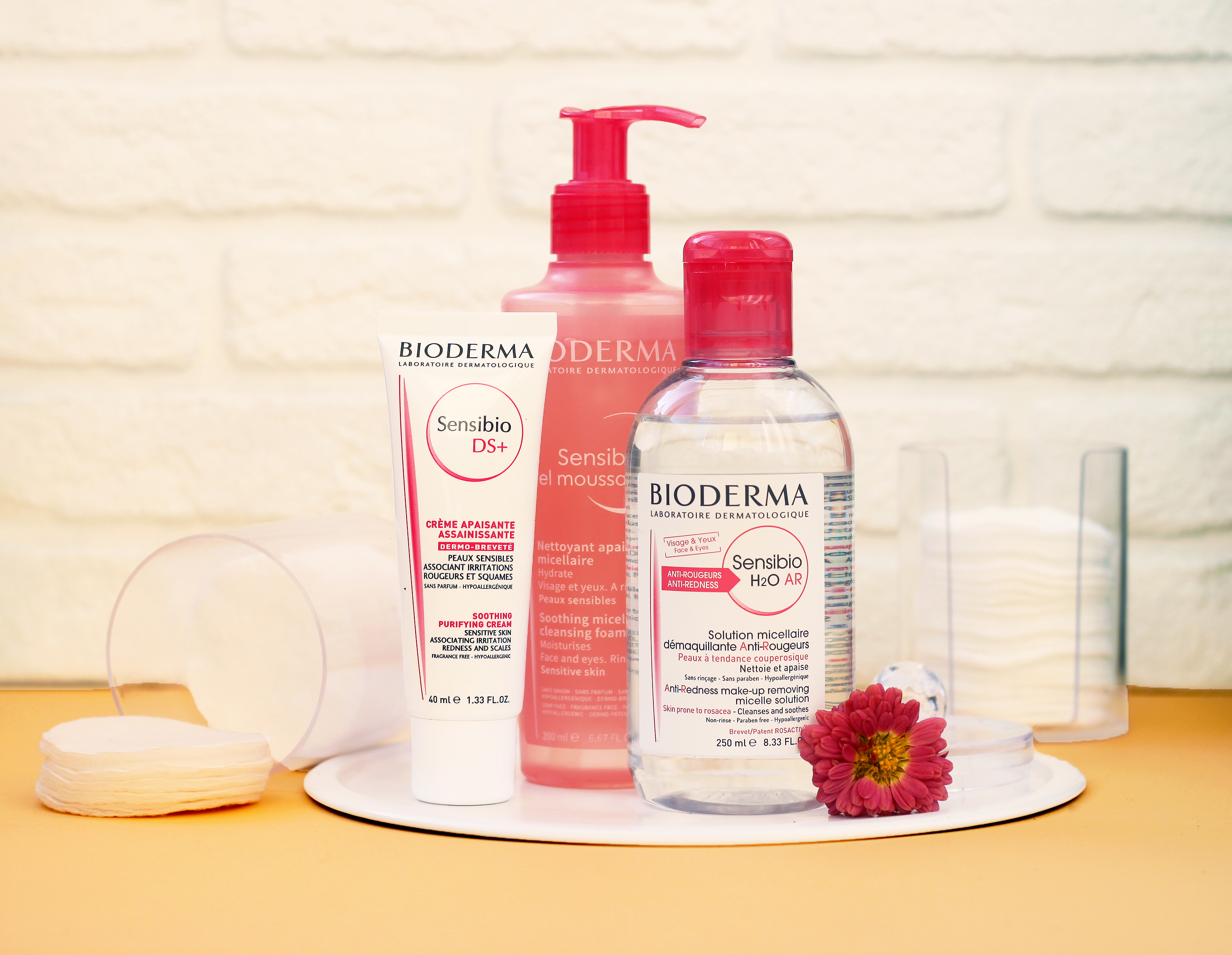Уход за чувствительной кожей с лечебной косметикой Bioderma Sensibio, обзор трех продуктов