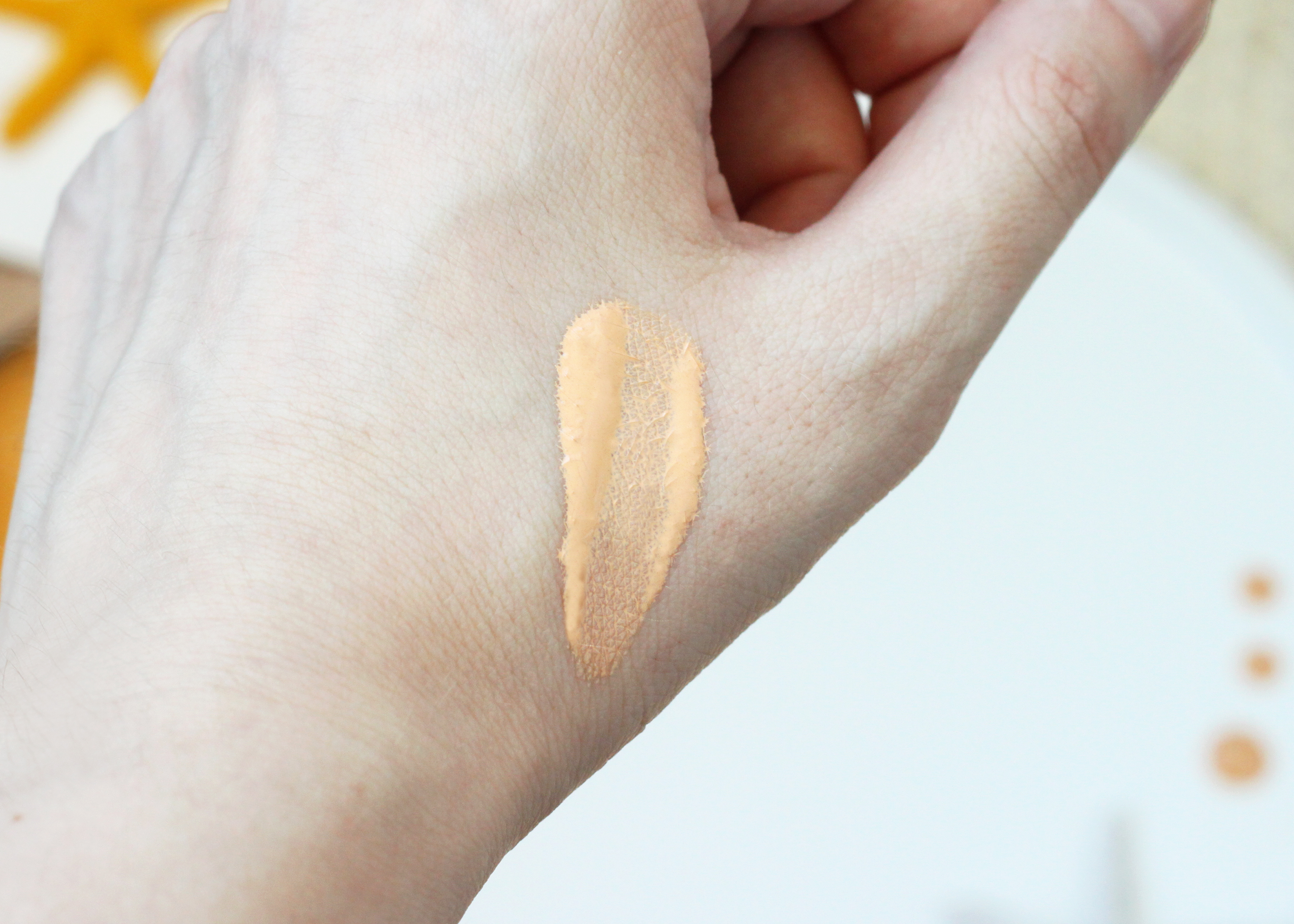 Биодерма Фотодерм Cолнцезащитный флюид с тоном Bioderma, Photoderm SPF 50+, очень светлый оттенок, текстура и цвет