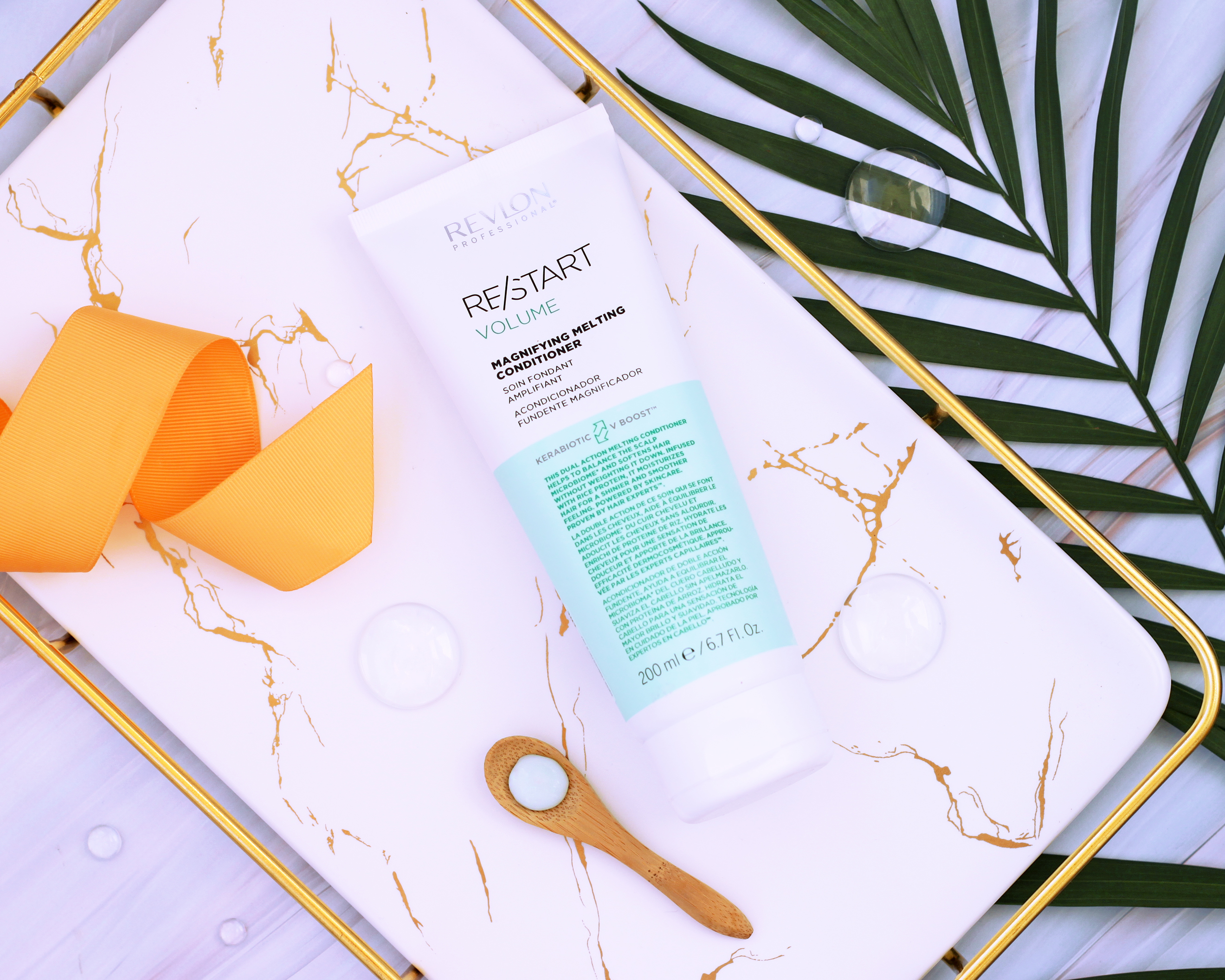 Ревлон Кондиционер, придающий волосам объем Revlon Professional, Restart, Volume Magnifying Melting Conditioner, текстура, фото 2