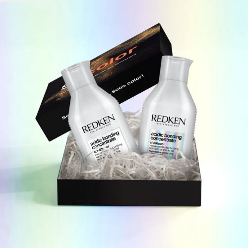 Соколор Бьюти Бокс Подарочный набор Redken (шампунь 300 мл + кондиционер 300 мл) (SocolorBeautyBox, Подарочные наборы)