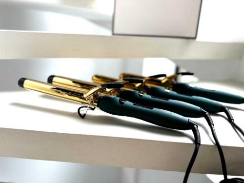 Би-Юни Плойка для завивки волос с золотым зеркальным титановым покрытием Лонг, 25 мм (Be-Uni, Titan Gold Collection), фото-5